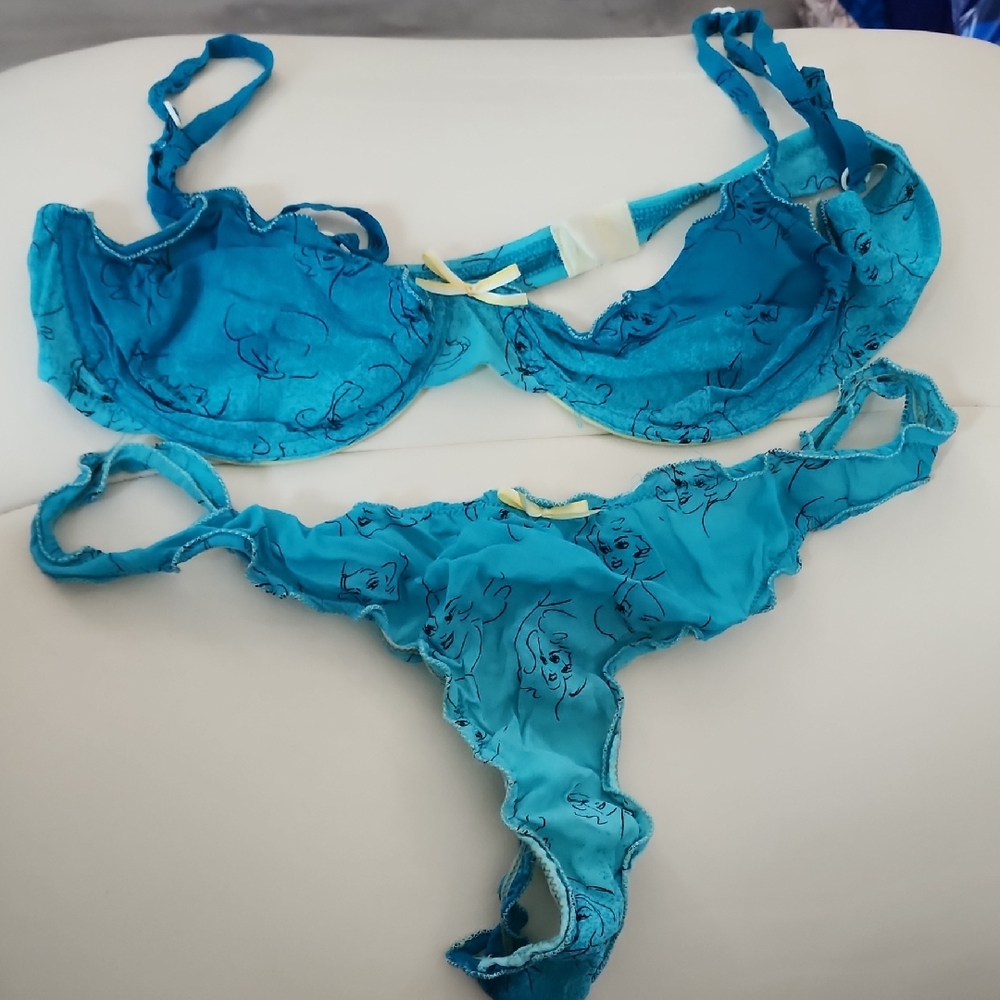 European Designer Vintage Blue Women's Intimates Set 34 -36 A, Thong M